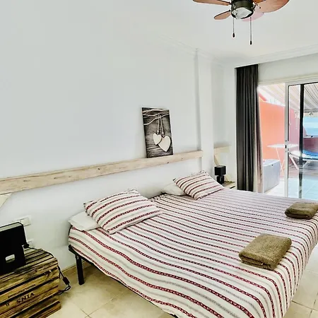 Colonial Cliffs Apartment *